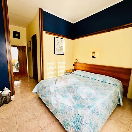 Praja Hotel 3*