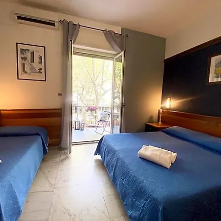 Praja Hotel 3*